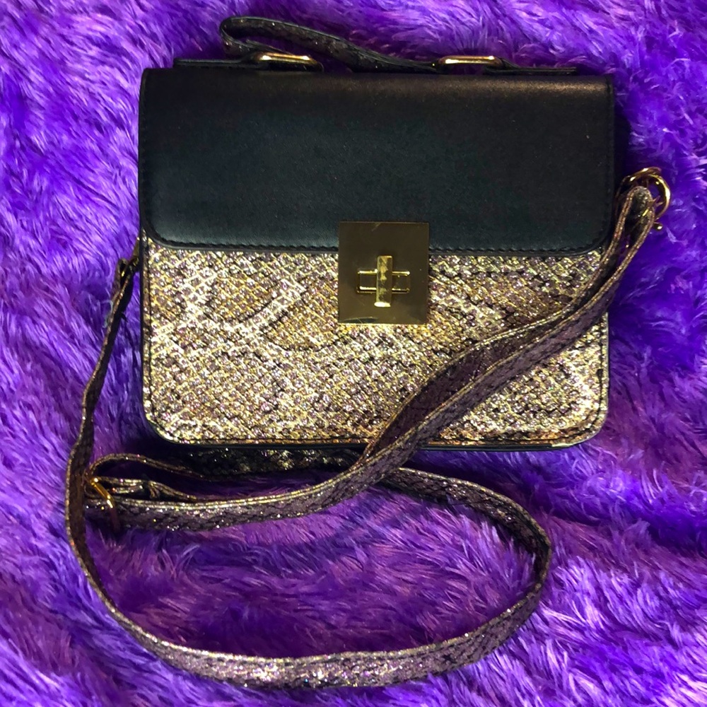 Glitter Snake Print Mini Purse !